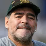 diego-maradona-espere-que-l-avion-de-sala-s-est-trompe-d-aeroport