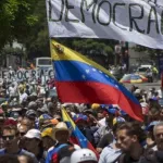 crise-au-venezuela-le-president-du-parlement-s-autoproclame-president-en-exercice-et-est-reconnu-par-trump