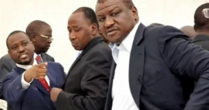 greves-en-cote-d-ivoire-soro-veut-prendre-le-fauteuil-presidentiel