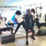 dedicace-d-album-l-artiste-chanteur-yann-junior-presente-enjaillement