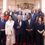 le-chef-de-l-etat-s-est-entretenu-avec-jean-pierre-raffarin-et-fetsus-mogae