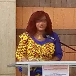 dedicace-d-oeuvre-annick-pety-zago-invite-les-femmes-a-s-investir-en-politique