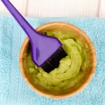 comment-faire-un-defrisage-naturel-des-cheveux