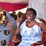 simone-gbagbo-lance-un-ultimatum-a-ouattara-la-cei-doit-etre-completement-reformee-et-les-detenus-militaires-liberes