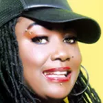 amy-bamba-confie-cela-fait-plus-de-25-ans-qu-alpha-blondy-ne-fume-plus-le-joint