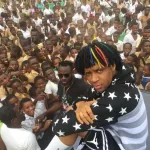 un-concert-annule-a-la-derniere-minute-de-safarel-a-san-pedro-fait-des-victimes-des-magasins-un-bar-des-motos-et-plusieurs-biens-brules-et-pilles