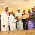 koumassi-jeune-musulman-le-maire-cisse-bacongo-offre-2-tonnes-de-sucre-et-1-tonne-de-riz-au-cosim-et-des-vivres-aux-demunis