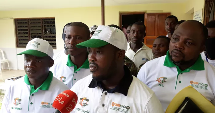 collectif-des-etudiants-des-grandes-ecoles-et-eleves-de-l-enseignement-professionnel-et-technique-de-cote-d-ivoire-davy-kouakou-investi-nouveau-secretaire-general