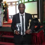 1ere-edition-de-la-nuit-ivoirienne-du-septieme-art-et-de-l-audiovisuel-alex-ogou-au-sommet-avec-son-film-invisibles