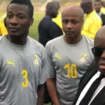 asamoah-gyan-nana-akufo-addo-s-en-mele-le-joueur-revient-en-selection