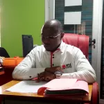 nouvelle-crise-au-mfa-ebrin-yao-accuse-siaka-ouattara-de-faux-et-usage-de-faux-annonce-sa-destitution-et-veut-traduire-le-ministre-en-justice