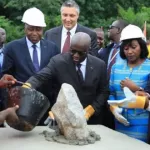 pose-de-la-premiere-pierre-du-chr-d-aboisso-amadou-gon-le-developpement-passe-par-la-mise-en-oeuvre-d-infrastructures