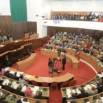 cote-d-ivoire-les-choses-se-gatent-a-l-assemblee-nationale-un-ex-chef-combattant-previent-un-reamenagement-ministeriel-annonce