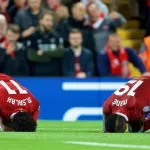 jurgen-klopp-coach-liverpool-mane-et-salah-arrivent-en-retard-au-vestiaire-parce-qu-ils-priaient