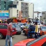 grand-carrefour-de-koumassi-un-affrontement-entre-microbes-et-gnambros-fait-deux-blesses-graves-des-armes-blanches-saisies-par-les-forces-de-l-ordre