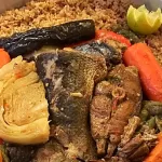 une-recette-de-tchep-avec-du-poisson-ou-du-poulet