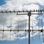 bingerville-un-ecolier-meurt-electrocute-en-reglant-l-antenne-exterieure-de-la-tele-de-la-maison