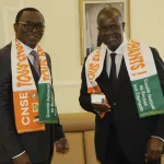 can-2019-amadou-soumahoro-president-de-l-assemblee-nationale-recoit-son-echarpe-et-sa-carte-de-supporter-des-elephants