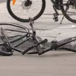 n-zianouan-grave-accident-de-la-route-un-cycliste-ecrase-par-un-camion