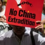 chine-le-parlement-de-hong-kong-envahi