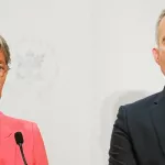 france-francois-de-rugy-passe-la-main-a-elisabeth-borne
