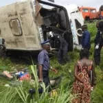 yopougon-gesco-un-car-de-transport-fait-une-sortie-de-route-32-victimes-des-blesses-detrousses