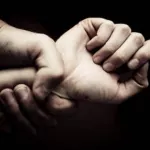 france-violence-conjugale-un-homme-etrangle-son-epouse-pour-intention-de-divorce