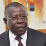 koumassi-des-hotels-de-passe-et-des-fumeries-decouverts-au-marche-dje-konan-le-maire-cisse-bacongo-menace-par-des-jeunes