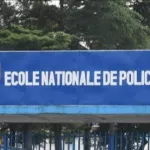 ecole-de-police-le-policier-qui-entretenait-des-relations-homosexuelles-avec-les-eleves-policiers-defere-a-la-mama-apres-avoir-ete-pris-en-flagrant-delit-de-fellation
