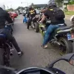 pres-de-400-motards-rendent-hommage-a-dj-arafat-didier-drogba-sur-les-lieux