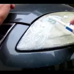 quelques-astuces-pour-nettoyer-les-phares-de-sa-voiture
