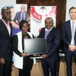 responsabilite-societale-solibra-offre-21-ordinateurs-et-7-imprimantes-a-des-etudiants-de-l-universite-de-cocody