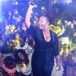 paris-josey-artiste-ivoirienne-evite-le-poteau-et-recois-les-felicitations-de-ses-fans