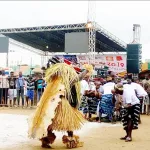 semaine-nationale-des-arts-et-de-la-culture-2019-le-public-seduit-par-la-prestation-du-goly-de-trianikro