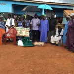 tiemelekro-enguerran-kassi-fait-d-importants-dons-a-la-communaute-musulmane-et-a-une-association-de-femmes