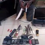 abobo-un-redoutable-chef-de-gang-arrete-150-personnes-interpellees-et-de-la-drogue-saisie