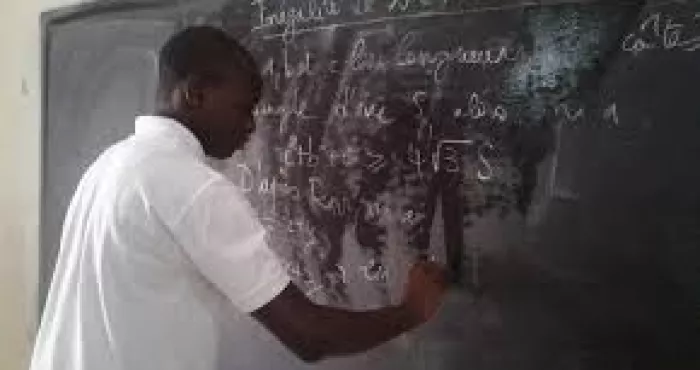 rentree-scolaire-2019-2020-un-prof-de-mathematiques-pour-3000-eleves-dans-un-lycee