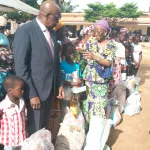 dimbokro-la-ministre-ly-ramata-redonne-le-sourire-aux-familles-vulnerables