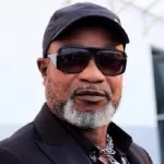 apres-son-interpellation-lavocat-de-koffi-olomide-revele-lartiste-a-ete-humilie-par-certains-agents-qui-ont-investi-sa-villa