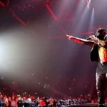 gims-en-maitre-au-stade-de-france-l-artiste-pleure-devant-plus-de-72-000-personnes-et-reforme-la-sexion-d-assaut