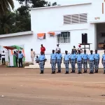 issia-reclamant-un-presume-voleur-une-foule-en-colere-saccage-un-poste-de-gendarmerie