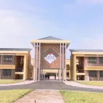 lycee-alassane-ouattara-d-excellence-de-grand-bassam-des-parents-d-eleves-et-enseignants-en-colere