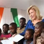 education-la-premiere-dame-offre-12-000-kits-scolaires-pour-la-rentree-scolaire-2019-2020