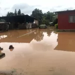 pluies-diluviennes-a-abidjan-la-foudre-decime-une-famille-le-prefet-annonce-plusieurs-morts-et-un-week-end-a-risques