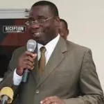 revenu-d-exil-le-26-septembre-dernier-emmanuel-monnet-leon-interdit-de-sortir-de-chez-lui