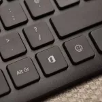 microsoft-lance-de-nouveaux-claviers-avec-un-raccourci-emoji-et-office
