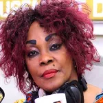 tina-glamour-accuse-olokpatcha-et-landry-agban-d-avoir-vole-les-affaires-de-dj-arafat-et-met-en-garde-on-ne-bouffe-pas-l-argent-de-cadavre