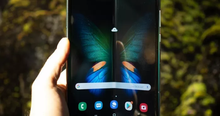 innovation-galaxy-fold-samsung-pense-vendre-cinq-a-six-millions-de-smartphones-pliables-en-2020