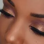 astuce-pour-enlever-les-faux-cils-et-les-conserver-pour-une-prochaine-utilisation