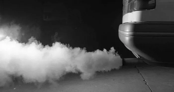 la-signification-de-la-fumee-d-un-moteur